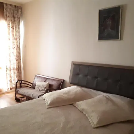 Kedim Ve Kopegimle Misafirimiz Olur Musunuz ? 伊兹密尔
